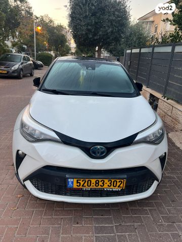 מודעת רכב טויוטה C-HR