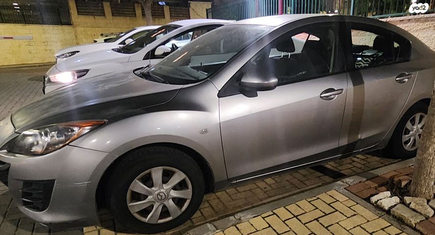 מודעת רכב מאזדה 3