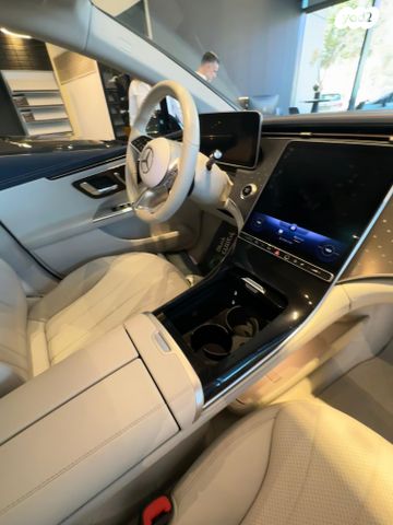 מודעת רכב מרצדס-בנץ EQE