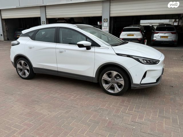 מודעת רכב ג׳ילי Geometry C