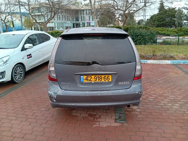 מיצובישי גרנדיס