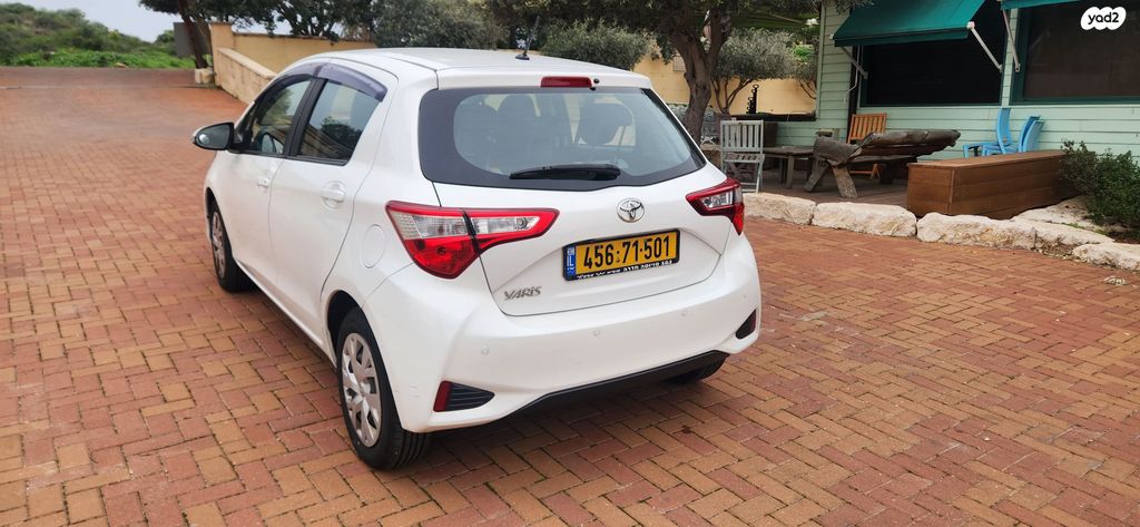 טויוטה יאריס