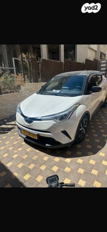 מודעת רכב טויוטה C-HR