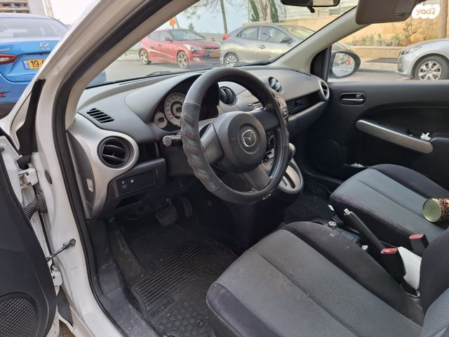 מודעת רכב מאזדה 2