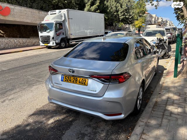 טויוטה קורולה