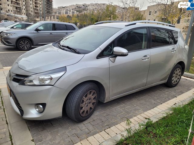 מודעת רכב טויוטה ורסו