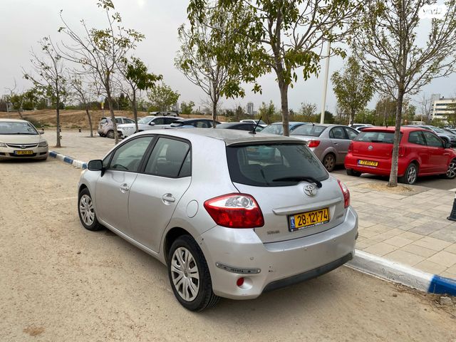 מודעת רכב טויוטה אוריס