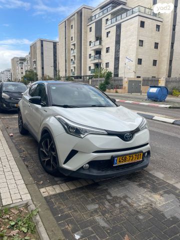 מודעת רכב טויוטה C-HR