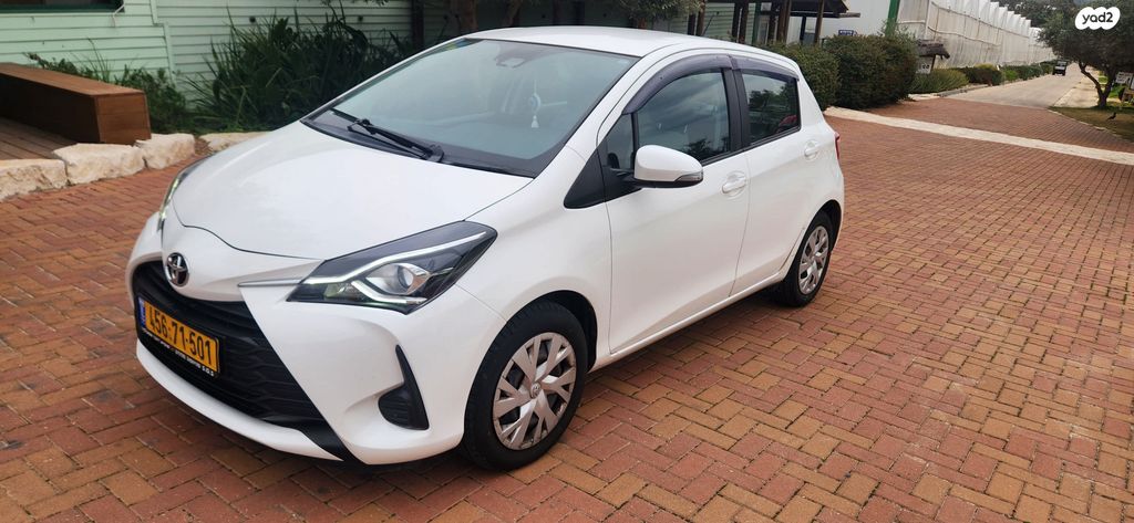 טויוטה יאריס