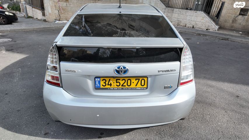 טויוטה פריוס