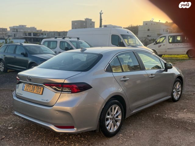 טויוטה קורולה