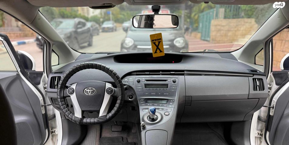 מודעת רכב טויוטה פריוס