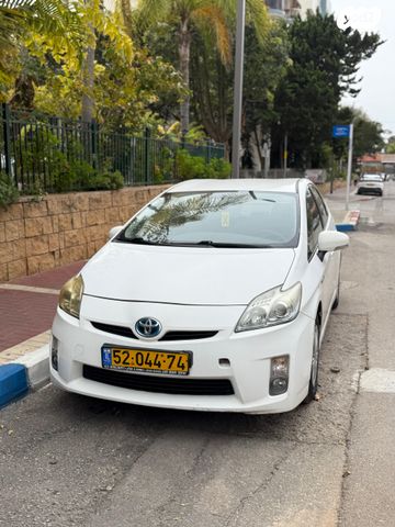 טויוטה פריוס