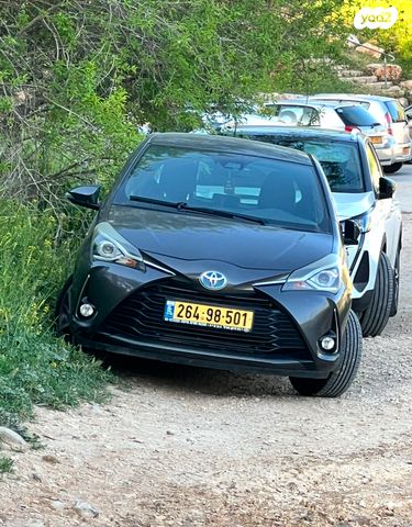 טויוטה יאריס