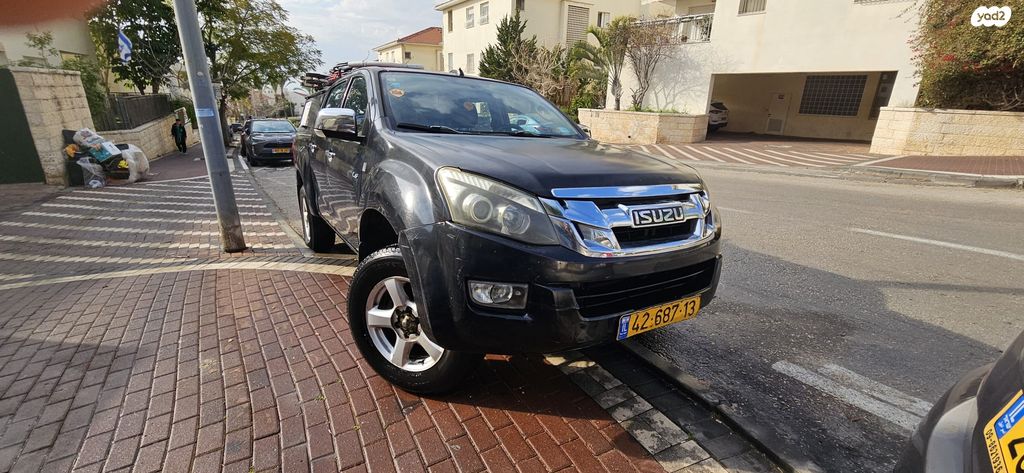 איסוזו די-מקס