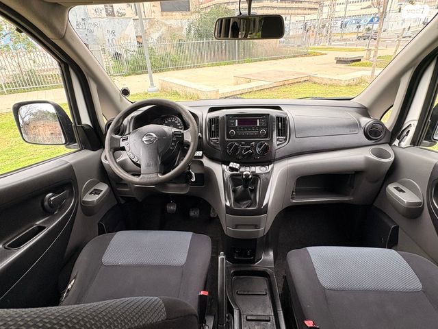 ניסאן NV200