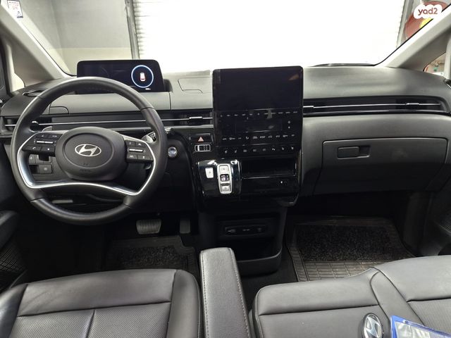 יונדאי סטאריה