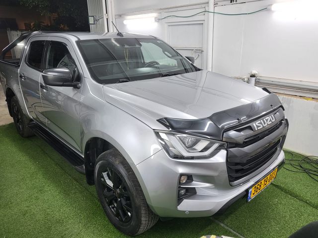 מודעת רכב איסוזו די-מקס