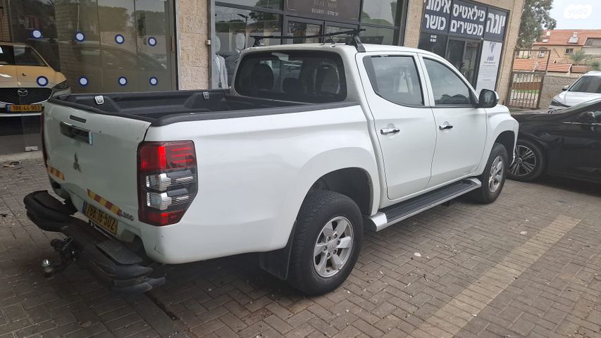 מיצובישי טרייטון / L200