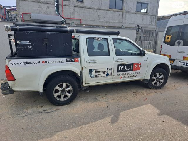 מודעת רכב איסוזו די-מקס