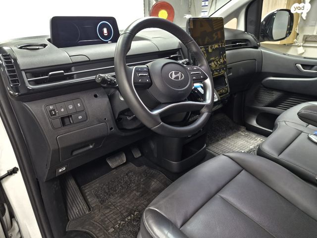 יונדאי סטאריה