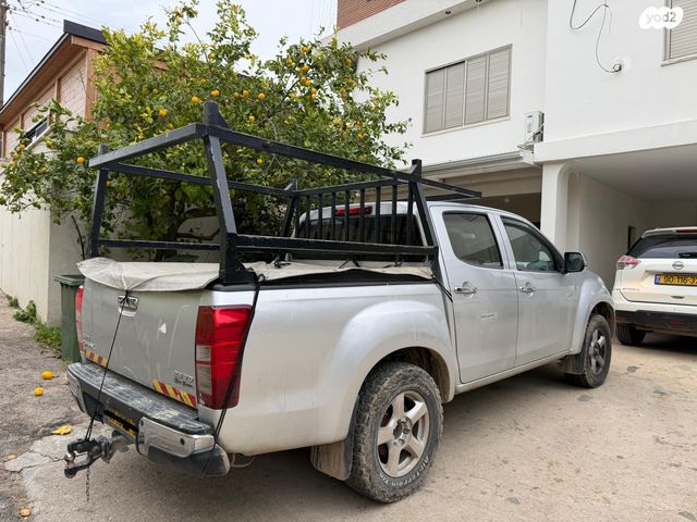 איסוזו די-מקס