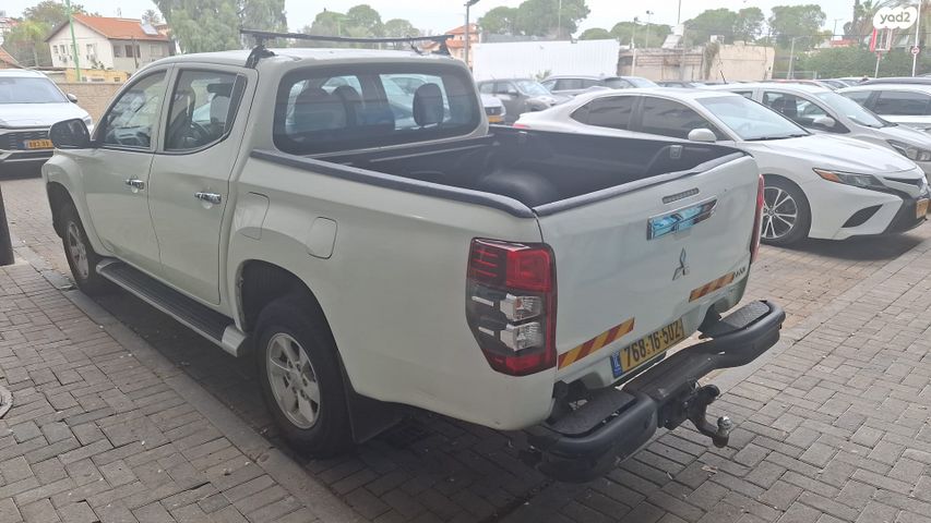 מיצובישי טרייטון / L200