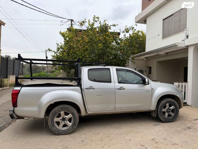 איסוזו די-מקס