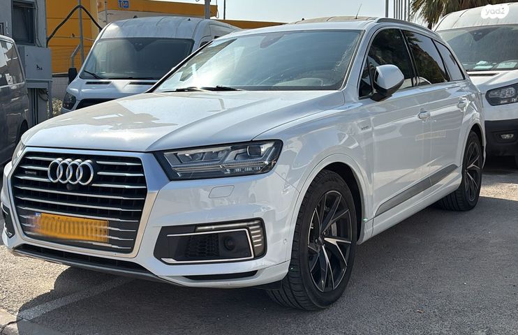 מודעת רכב אאודי Q7