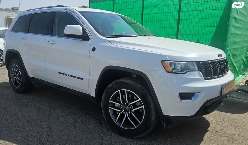 מודעת רכב ג'יפ גרנד צ'ירוקי