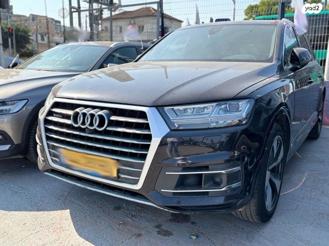 מודעת רכב אאודי Q7 1