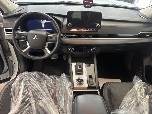 מיצובישי אאוטלנדר