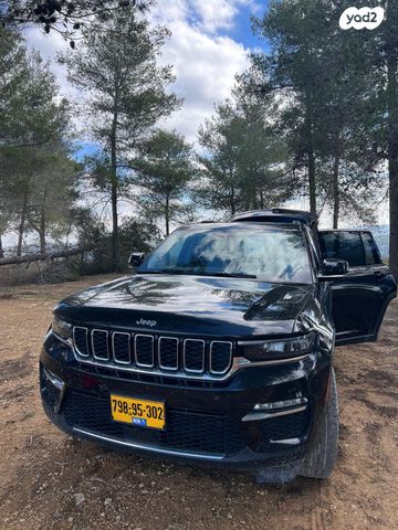 מודעת רכב ג'יפ גרנד צ'ירוקי