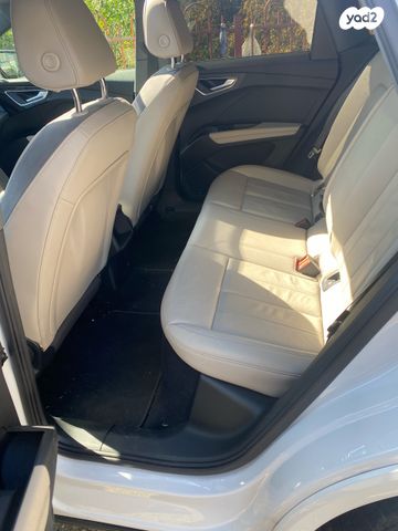 מודעת רכב אאודי Q4 e-tron