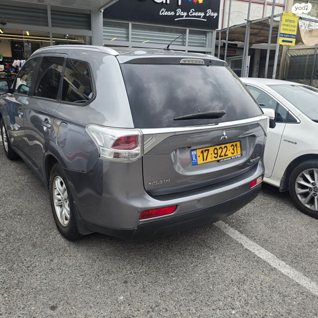 מיצובישי אאוטלנדר