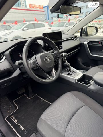 טויוטה RAV4