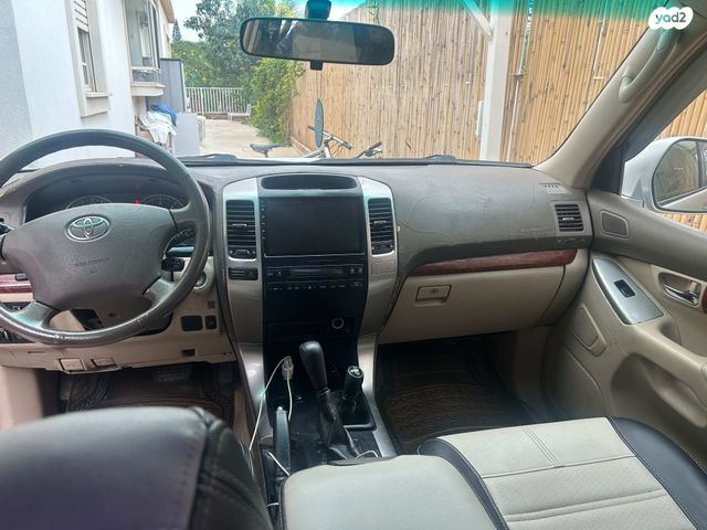 טויוטה לנד קרוזר