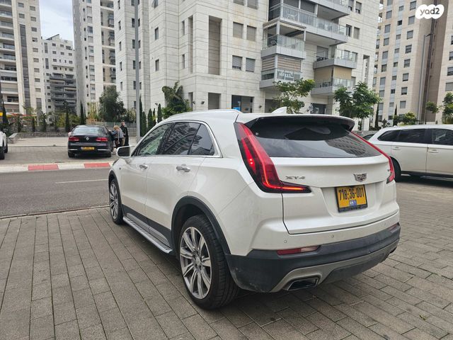 קאדילק XT4