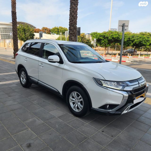 מיצובישי אאוטלנדר