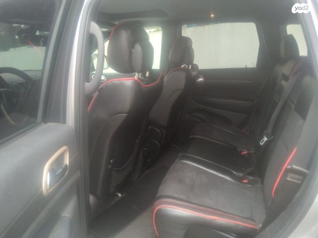 מודעת רכב ג'יפ גרנד צ'ירוקי