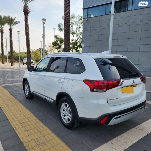 מיצובישי אאוטלנדר