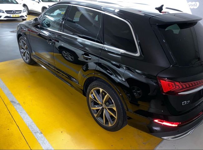 מודעת רכב אאודי Q7