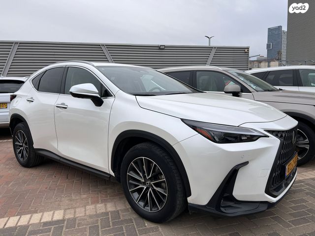 מודעת רכב לקסוס NX