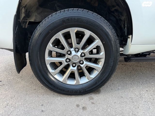 טויוטה לנד קרוזר