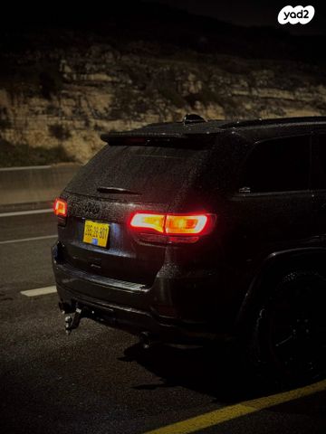 מודעת רכב ג'יפ גרנד צ'ירוקי