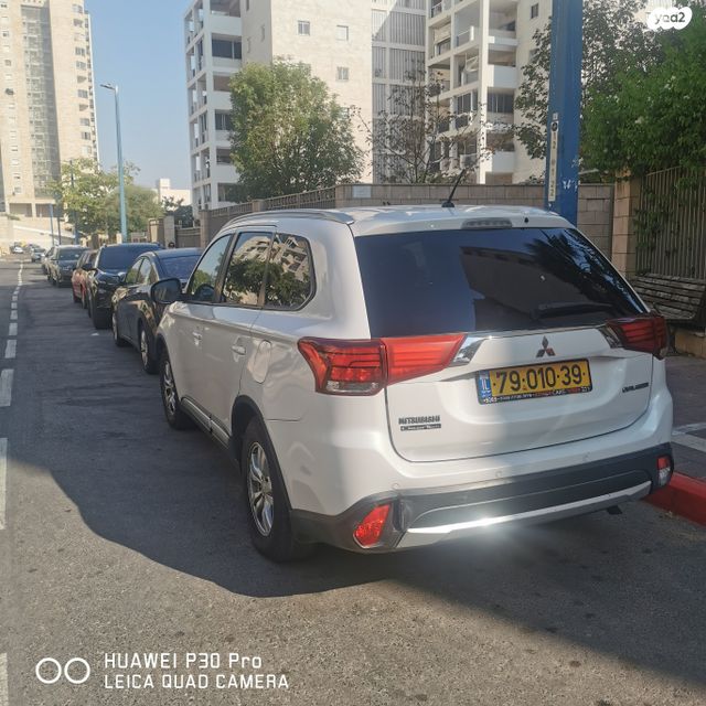 מיצובישי אאוטלנדר