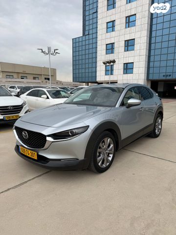 מודעת רכב מאזדה CX-30