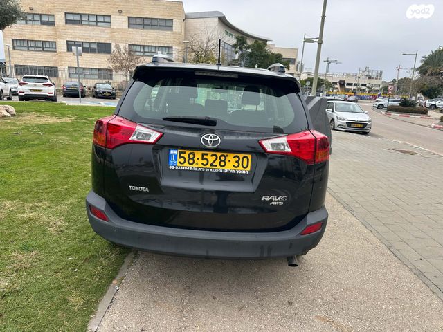 טויוטה RAV4