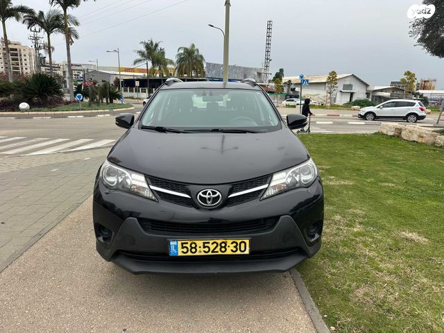 טויוטה RAV4