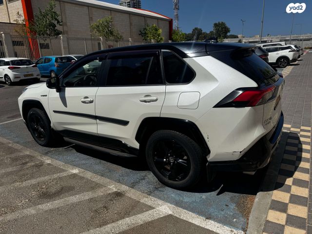 טויוטה RAV4